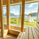 Lodge Arctic Panorama *