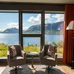 Arctic Panorama بيت خشبي Uløybukta