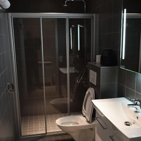 Lodge Arctic Panorama