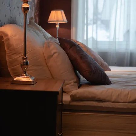 Lodge Arctic Panorama