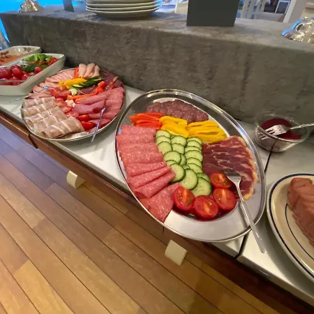 Arctic Panorama Uløybukta